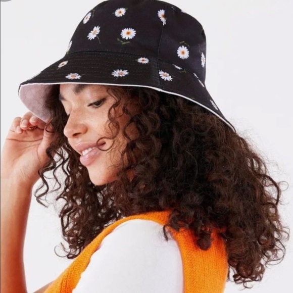 New Alice + Olivia Floral Daisy‎ Bucket Hat - Picture 1 of 5
